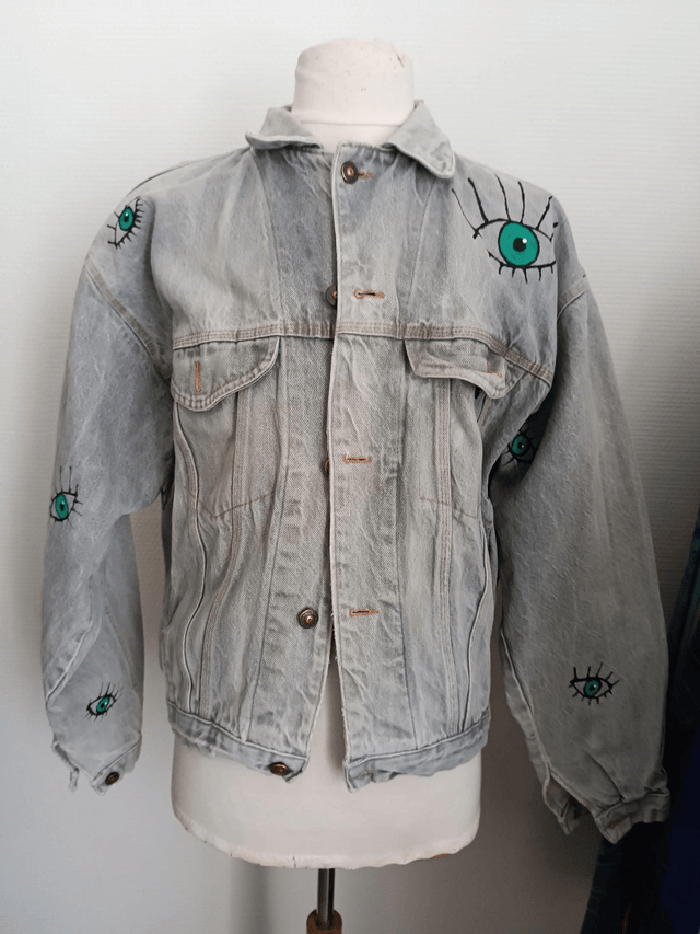 Jacket Eye