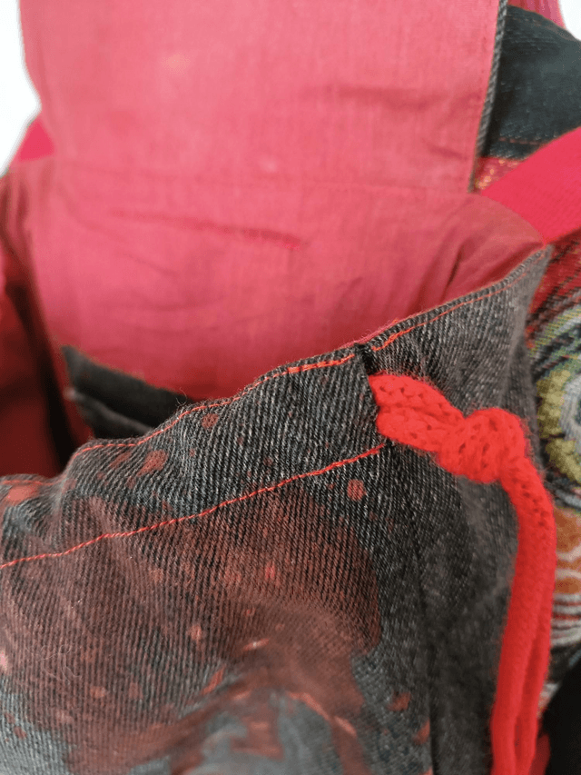 Sac à dos rouge et noir 