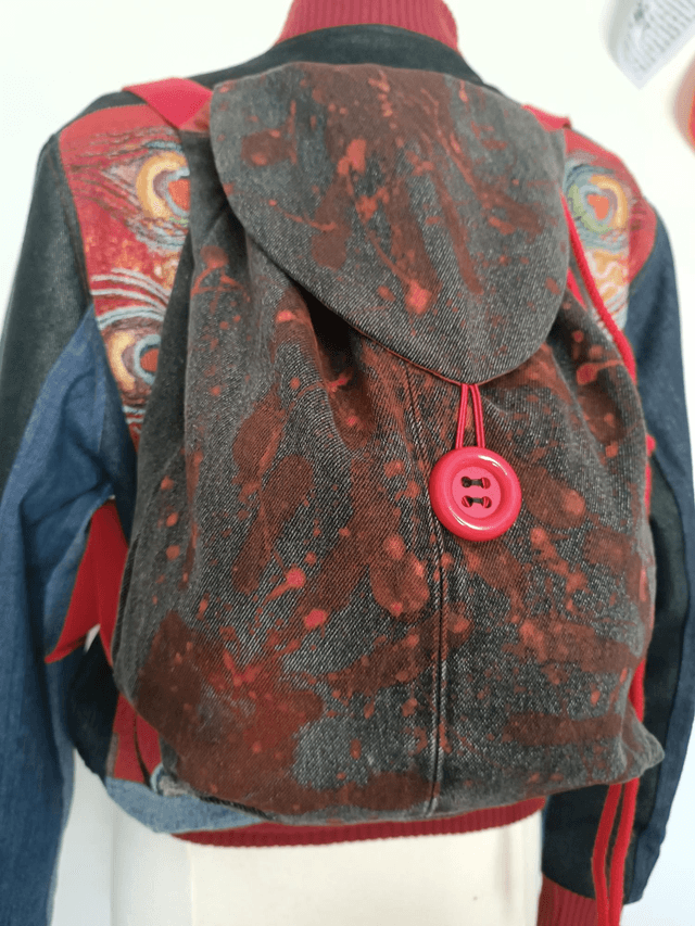 Sac à dos rouge et noir 
