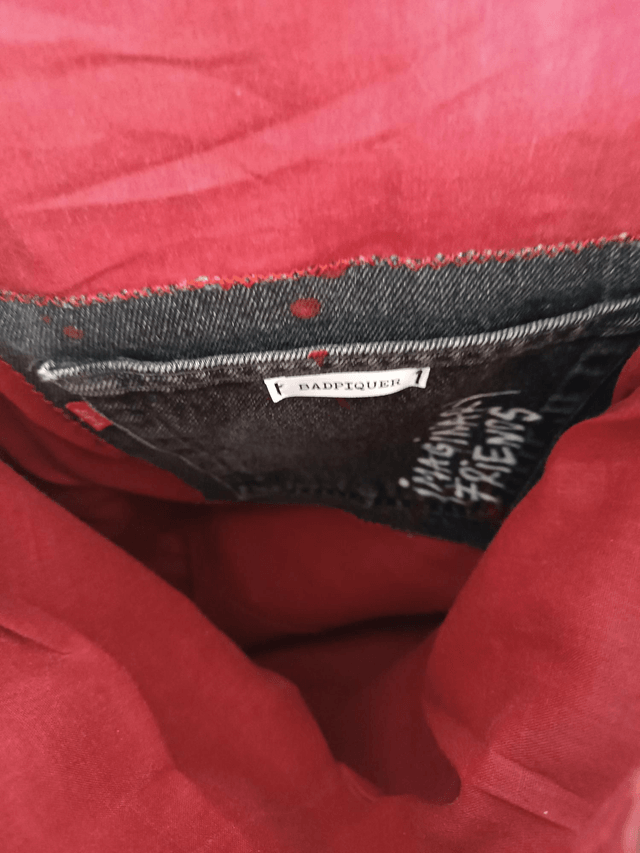 Sac à dos rouge et noir 